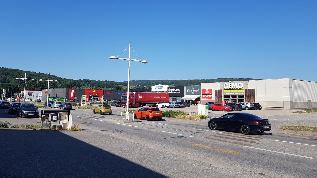 Annecy bient t des logements au milieu des commerces du Grand
